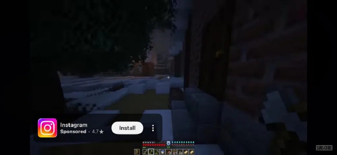 Quảng cáo banner liên tục xuất hiện trên ứng dụng YouTube (Ảnh: Internet)