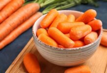 Cà rốt luôn nên được bảo quản trong tủ lạnh thay vì để ở nhiệt độ phòng