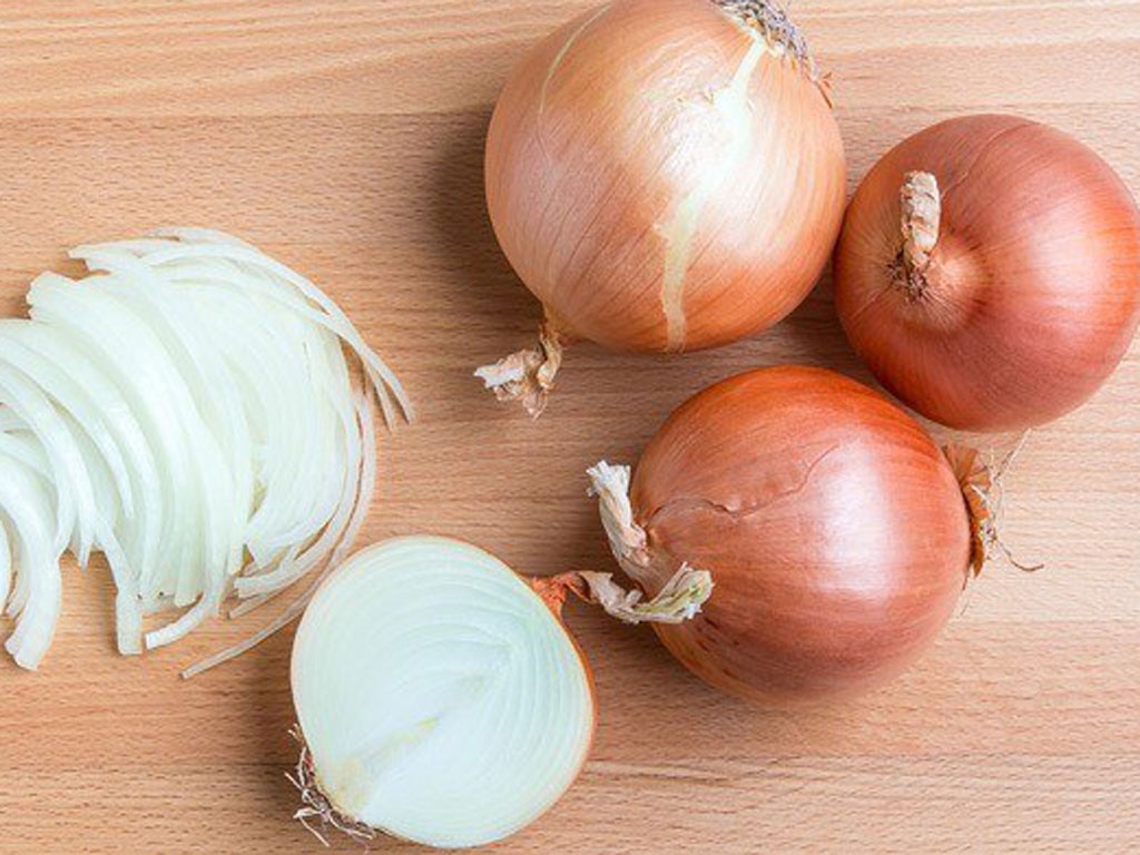 Thời gian sử dụng của hành tây phụ thuộc rất nhiều vào cách bạn bảo quản và độ tươi ban đầu khi mua