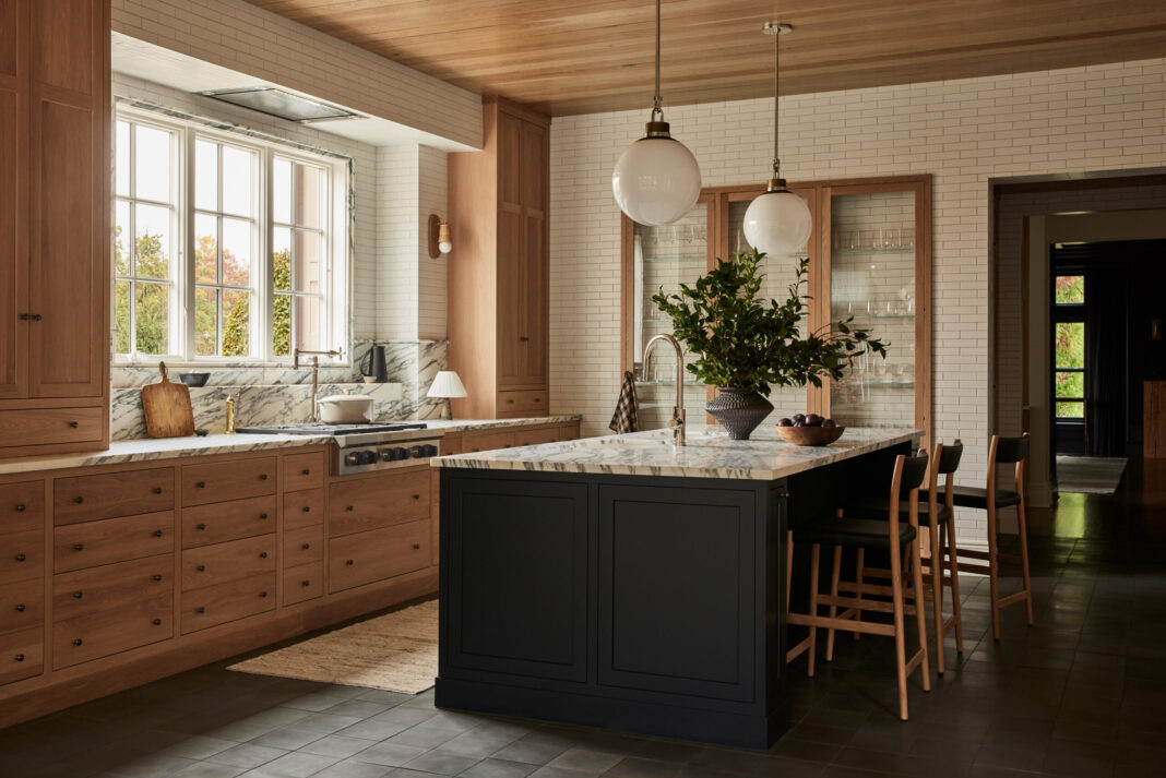 Xu hướng bếp ấm cúng hướng đến việc tạo ra một không gian ấm áp, dễ chịu và mang dấu ấn cá nhân rõ rệt