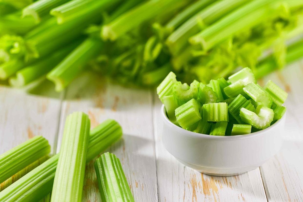 Khi được bảo quản đúng cách, cần tây không chỉ giữ được độ tươi ngon mà còn giữ được nhiều dưỡng chất