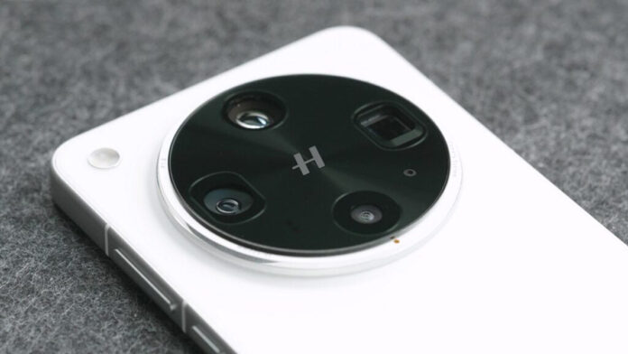 Zhuo Shijie nhấn mạnh định hướng thực dụng: zoom quang 10x tích hợp giúp chụp nhanh mọi khoảnh khắc mà không cần phụ kiện (Ảnh: Internet)