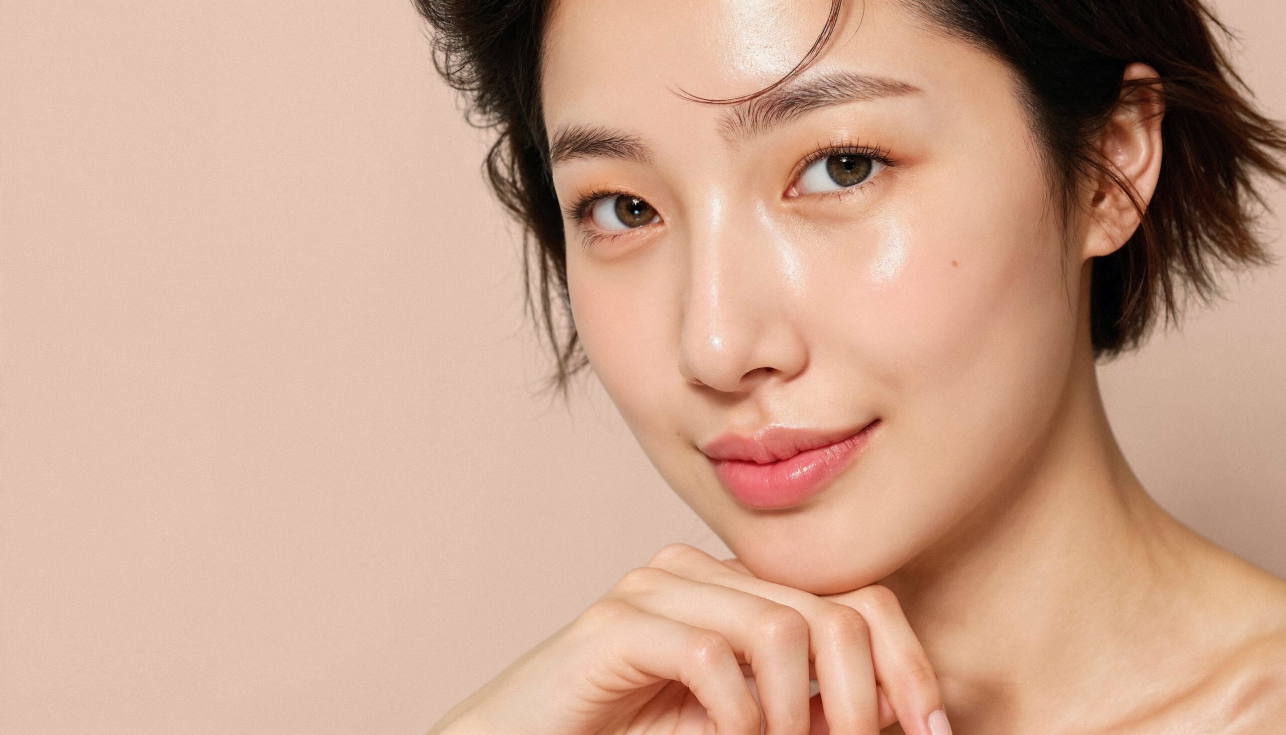 Quy trình chăm sóc da “thủy tinh” (glass skin): Bí quyết sở hữu làn da căng bóng, trong trẻo chuẩn Hàn Quốc