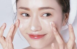 Quy trình chăm sóc da “thủy tinh” (glass skin): Bí quyết sở hữu làn da căng bóng, trong trẻo chuẩn Hàn Quốc