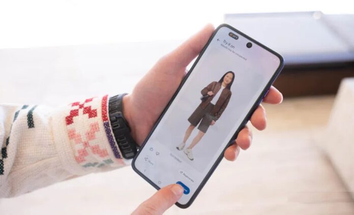 Tính năng Google Photos Wardrobe trên điện thoại Motorola Razr Ultra 2026 (Ảnh: Internet)