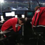 Faker ôm mặt khóc sau trận thua chóng vánh trước SSG. Ảnh: internet