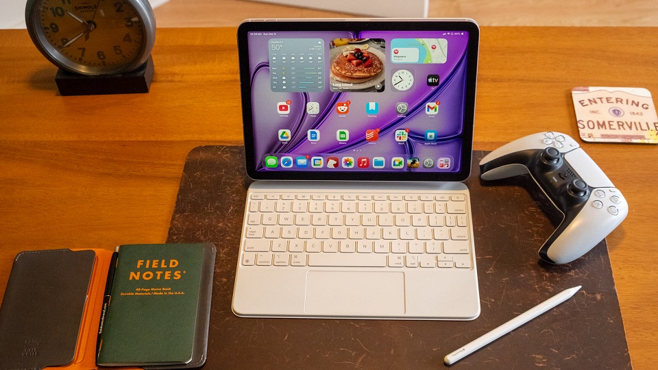 iPad Air M4 với bàn phím Magic Keyboard (Ảnh: Internet)