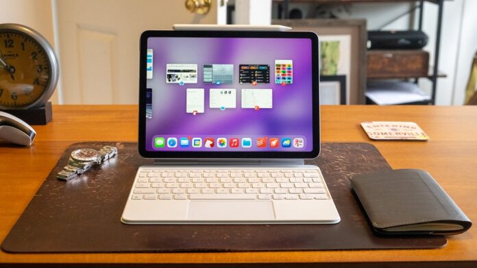 iPad Air M4 và bàn phím Magic Keyboard của Apple (Ảnh: Internet)