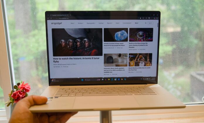 Laptop ASUS Zenbook A16 (Ảnh: Internet)