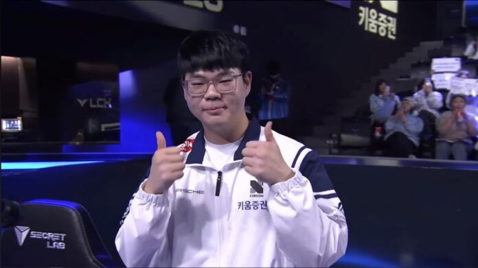 LazyFeel nhận được vô vàn lời khen từ cộng đồng và đàn anh Peanut. Ảnh: internet