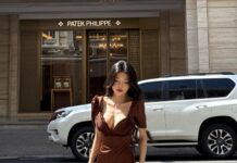 Nữ MC diện váy xỏe dạo phố. Ảnh: internet