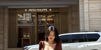 Nữ MC diện váy xỏe dạo phố. Ảnh: internet