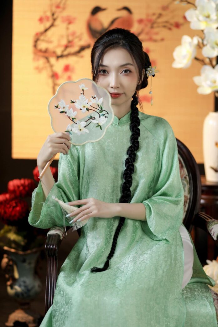 Nhan sắc ngọt ngào của nữ MC.