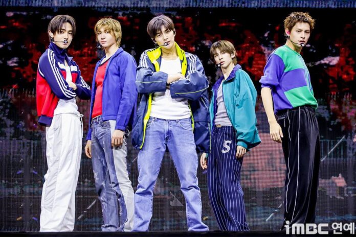 CORTIS đầy năng lượng trong buổi ra mắt "REDRED" (Ảnh: Internet)