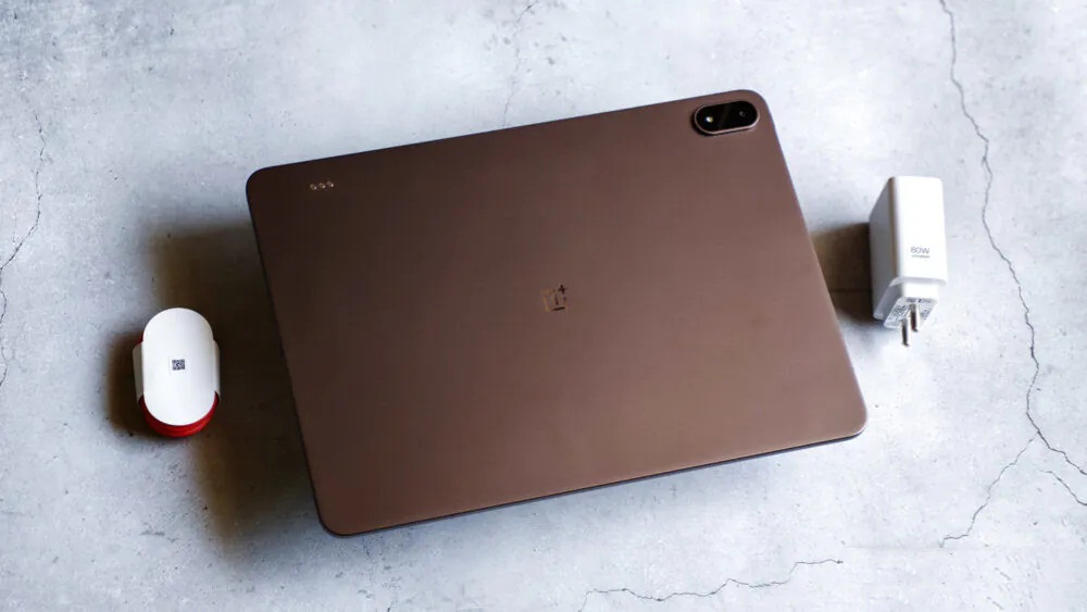 Bộ sản phẩm máy tính bảng OnePlus Pad 4 (Ảnh: Internet)