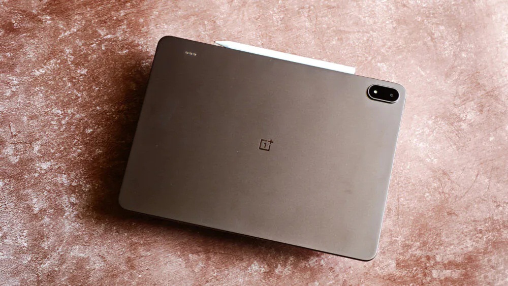 Máy tính bảng OnePlus Pad 4 ra mắt cạnh tranh với Galaxy Tab S11 Ultra của Samsung và iPad Pro của Apple
