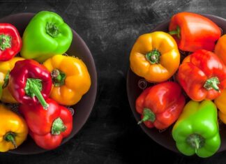 Ớt chuông màu nào tốt cho sức khỏe nhất? Mỗi loại ớt chuông có những giá trị dinh dưỡng riêng đồng thời cũng phù hợp với từng nhu cầu và khẩu vị khác nhau