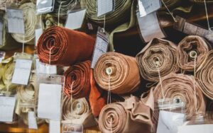 Thời trang bền vững: Những chất liệu thân thiện với môi trường đang thay đổi tủ quần áo của bạn