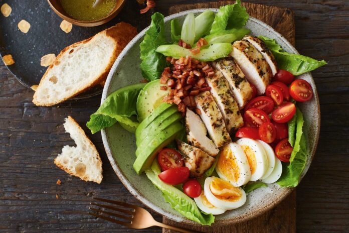 Việc bổ sung đủ protein cũng đóng vai trò vô cùng quan trọng