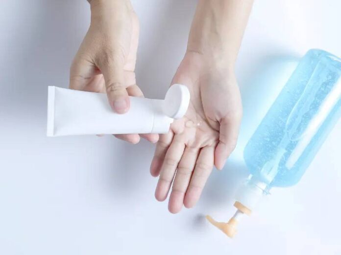 Ưu tiên sử dụng sữa rửa mặt dịu nhẹ và không mùi