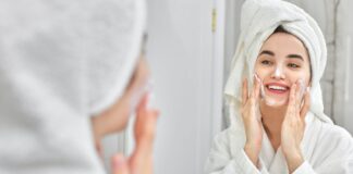 Tùy vào điều kiện thời tiết và tình trạng da, bạn nên điều chỉnh quy trình skincare sao cho phù hợp