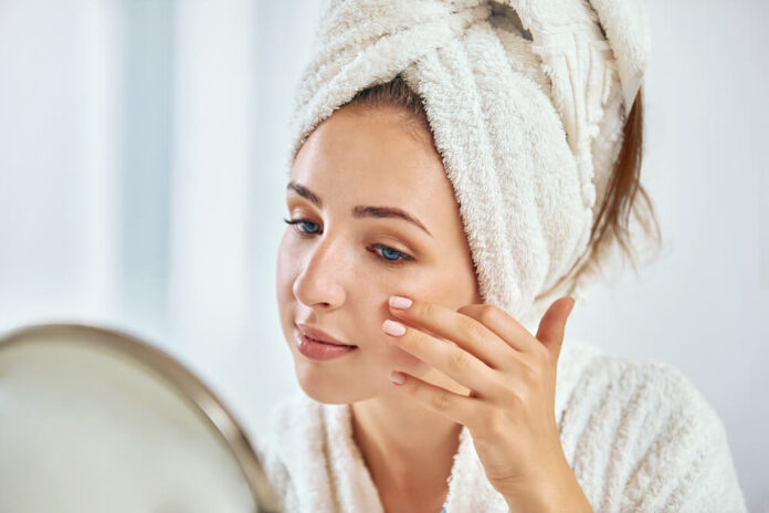 Bảo vệ và phục hồi hàng rào da luôn là yếu tố quan trọng hàng đầu trong chăm sóc da theo mùa (Ảnh: Internet)