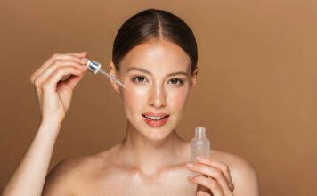 Cách chọn dầu dưỡng da mặt phù hợp cho từng loại da: Bạn đã biết? Người sở hữu làn da dầu nên ưu tiên chọn các loại dầu nhẹ, không gây bít tắc