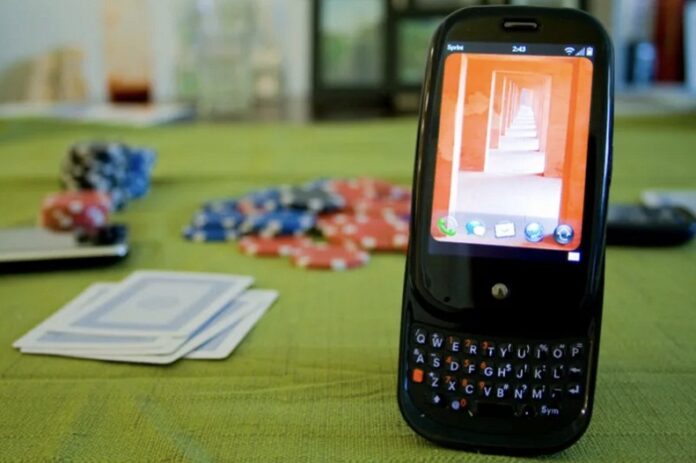 Điện thoại Palm Pre (Ảnh: Internet)
