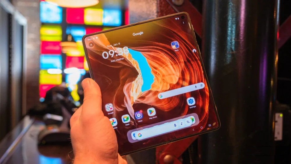 Màn hình bên trong của Motorola Razr Fold (Ảnh: Internet)