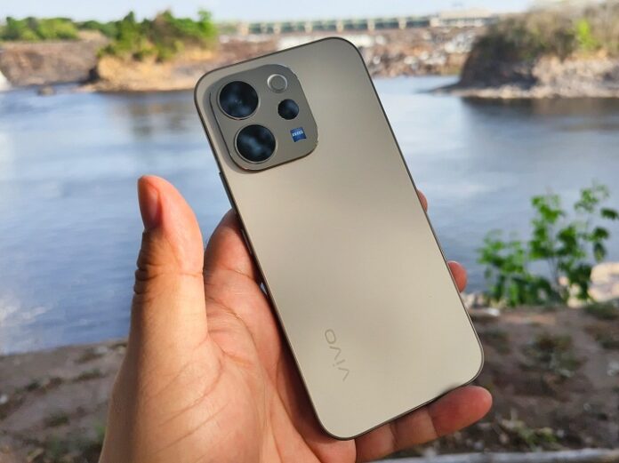 Điện thoại Vivo V70 (Ảnh: Internet)