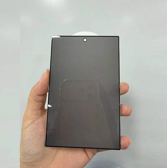 Hình ảnh tiết lộ miếng dán màn hình cường lực cho điện thoại gập Galaxy Z Fold 8 Wide (Ảnh: Internet)