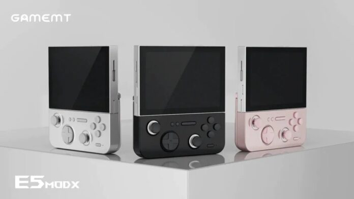 Hình ảnh render máy chơi game GAMEMT E5 Modx (Ảnh: Internet) Hình ảnh render máy chơi game GAMEMT E5 Modx (Ảnh: Internet)