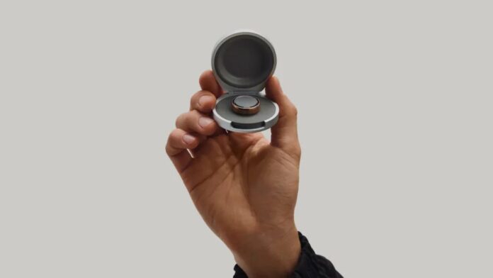 Hộp sạc của nhẫn thông minh Oura Ring 5 (Ảnh: Internet)