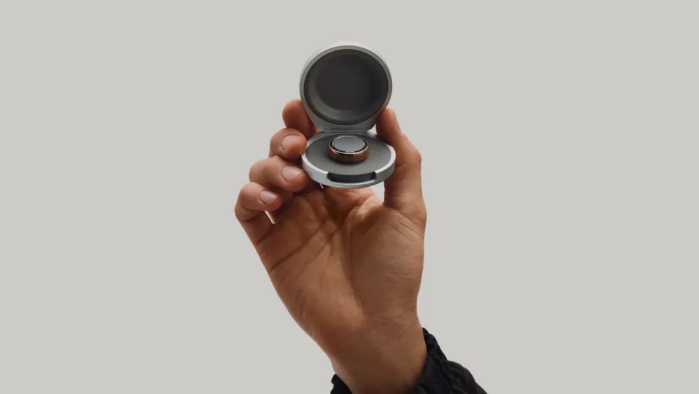 Hộp sạc của nhẫn thông minh Oura Ring 5 (Ảnh: Internet)