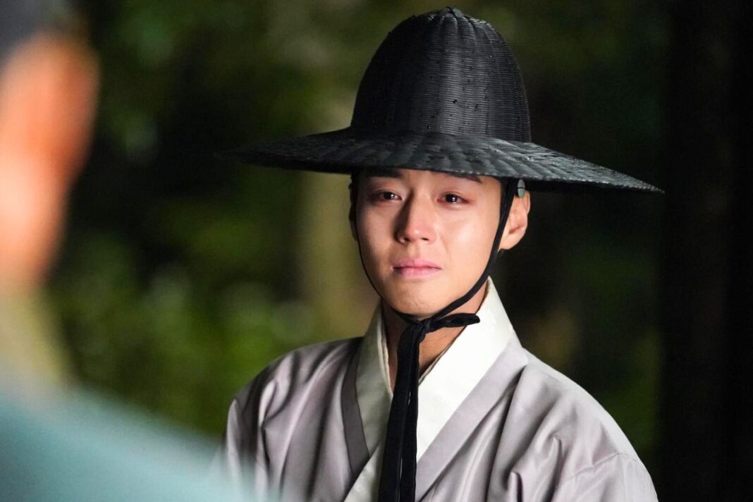 Park Ji-hoon giành giải Tân binh hạng mục phim điện ảnh tại Baeksang lần thứ 62 (Ảnh: Internet) Park Ji-hoon giành giải Tân binh hạng mục phim điện ảnh tại Baeksang lần thứ 62 (Ảnh: Internet)