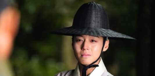 Park Ji-hoon giành giải Tân binh hạng mục phim điện ảnh tại Baeksang lần thứ 62 (Ảnh: Internet)