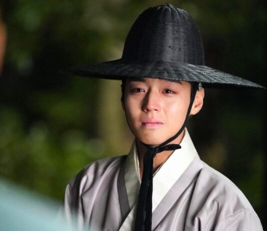 Park Ji-hoon giành giải Tân binh hạng mục phim điện ảnh tại Baeksang lần thứ 62 (Ảnh: Internet)