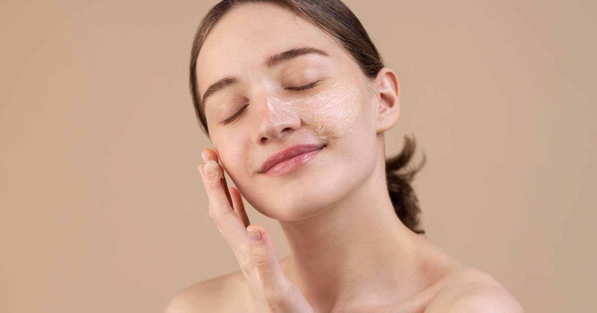 Tẩy tế bào chết quá nhiều hoặc quá ít