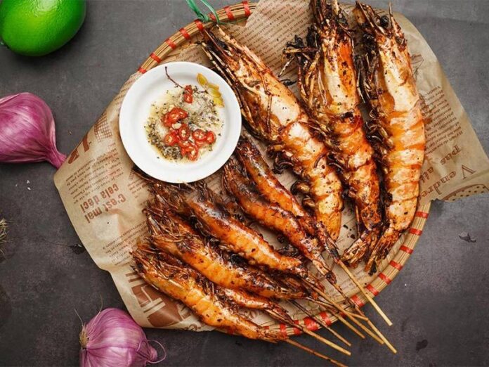 Ăn tôm thường xuyên với lượng vừa phải có thể giúp cải thiện sức khỏe tim mạch