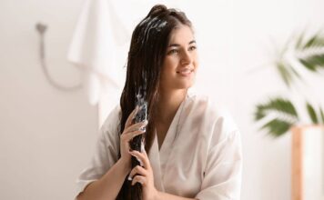 Dầu xả có tác dụng bổ sung độ ẩm cho tóc sau khi gội đầu