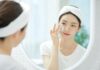 Lựa chọn sản phẩm chứa các thành phần phù hợp có thể hỗ trợ kiểm soát dầu, giảm tắc nghẽn lỗ chân lông và cải thiện bề mặt da theo thời gian