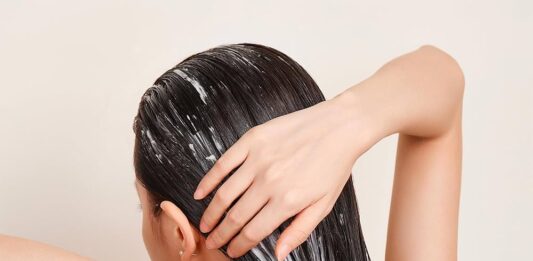 Việc chọn mặt nạ dưỡng tóc phù hợp với nhu cầu và tình trạng của tóc sẽ giúp quá trình nuôi dưỡng và phục hồi mái tóc trở nên hiệu quả hơn