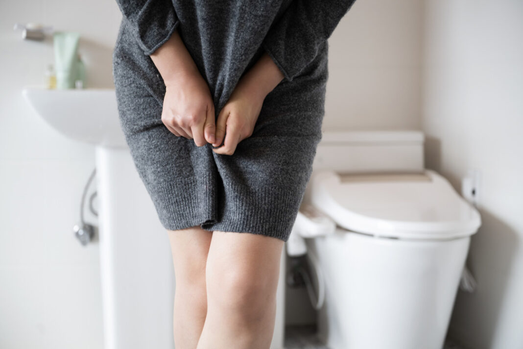 Đi tiểu thường xuyên hoặc luôn có cảm giác buồn tiểu