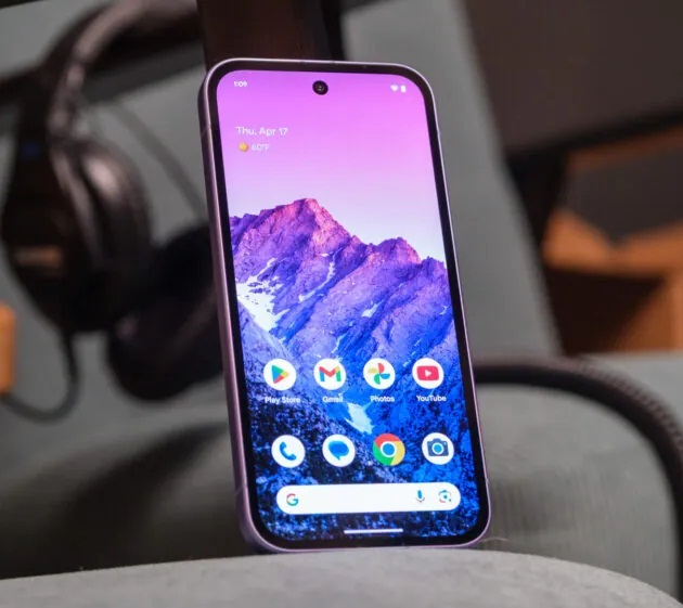 Màn hình chính của điện thoại Pixel 9a (Ảnh: Internet)