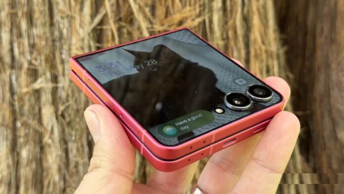 Điện thoại màn hình gập Galaxy Z Flip 7 của Samsung (Ảnh: Internet)