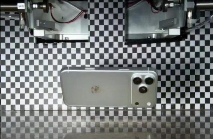 Tiết lộ hình ảnh iPhone 18 Pro của Apple được thử nghiệm độ bền thực tế (Ảnh: Internet)