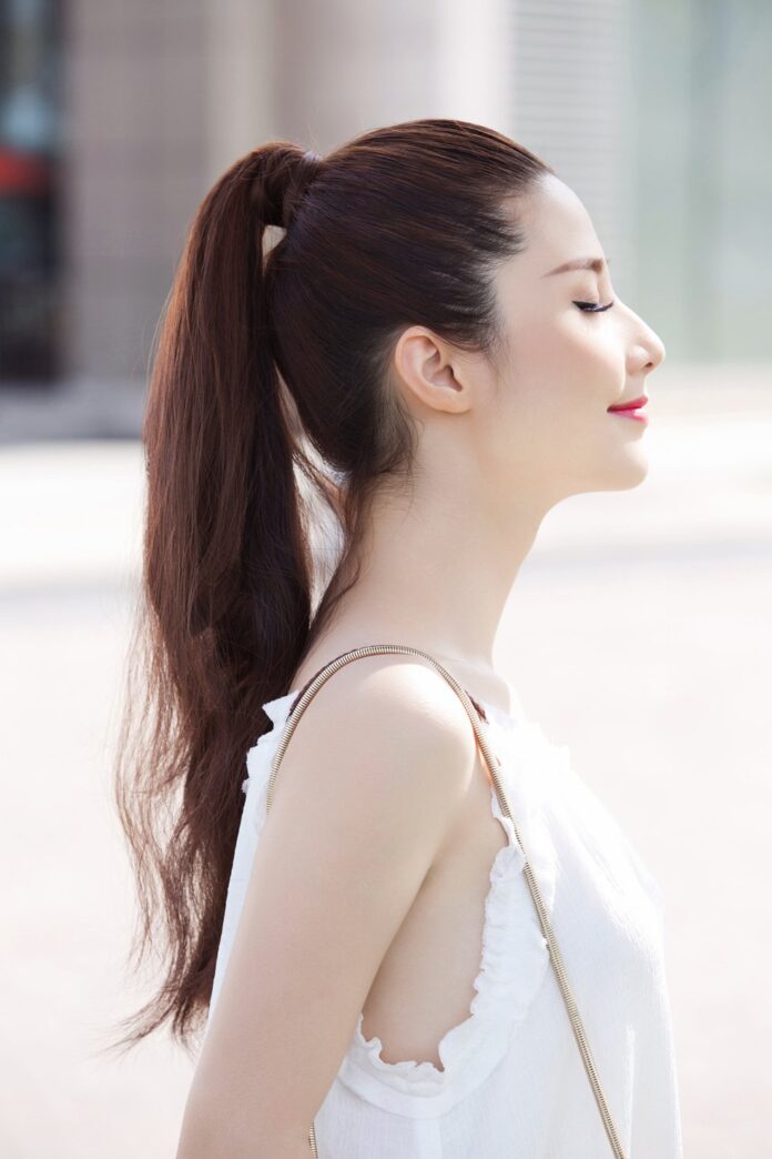 Tóc đuôi ngựa cao