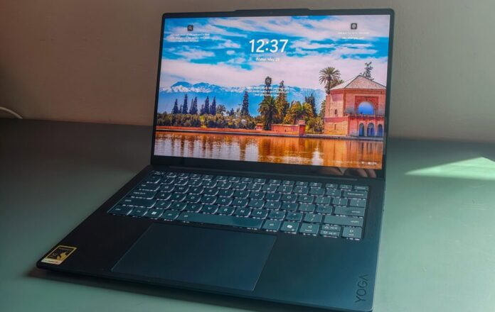 Laptop Lenovo Yoga Slim 7x Gen 11 (Ảnh: Internet)