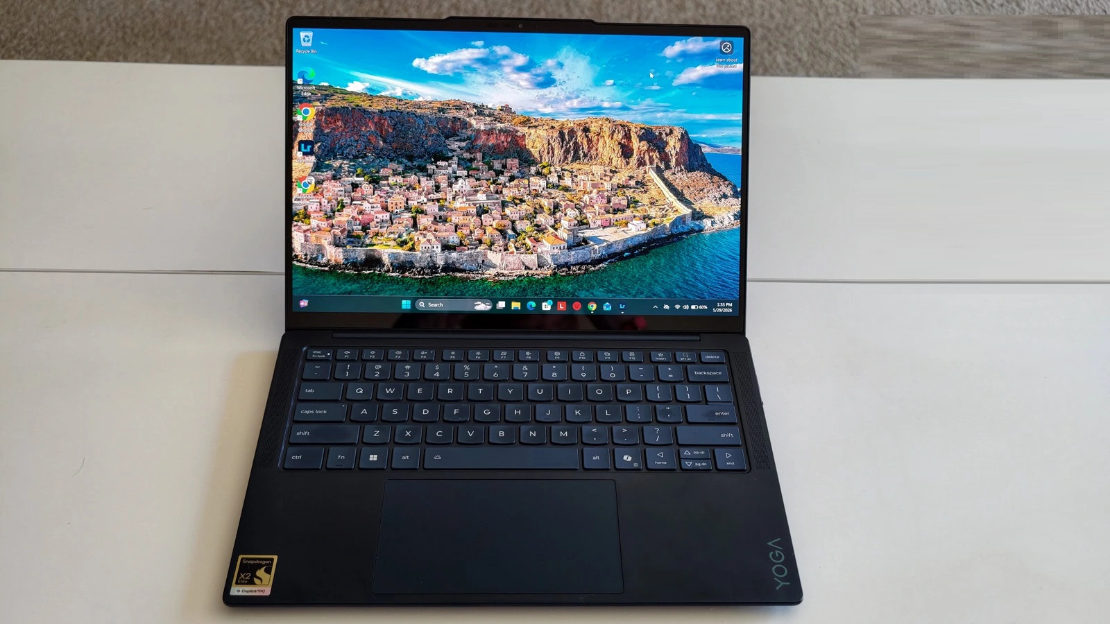 Laptop Lenovo Yoga Slim 7x Gen 11: chip cao cấp và màn hình đẹp cho trải nghiệm mượt mà