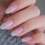 Móng Pháp vô hình là phiên bản được tinh giản từ kiểu móng Pháp truyền thống